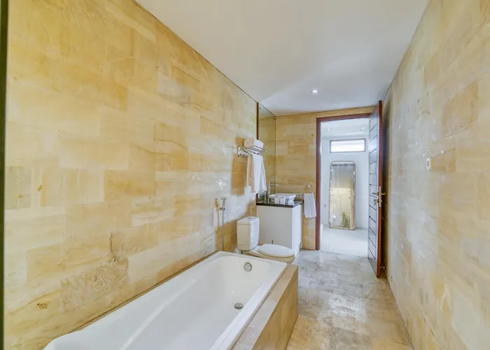 Modern 4bd - Center - 2 Min To & Finns Club Villa *