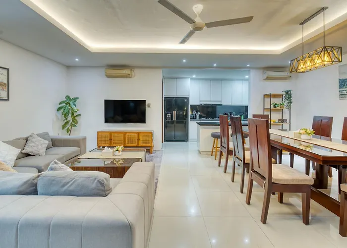 Modern 4bd - Center - 2 Min To & Finns Club Canggu (Bali)