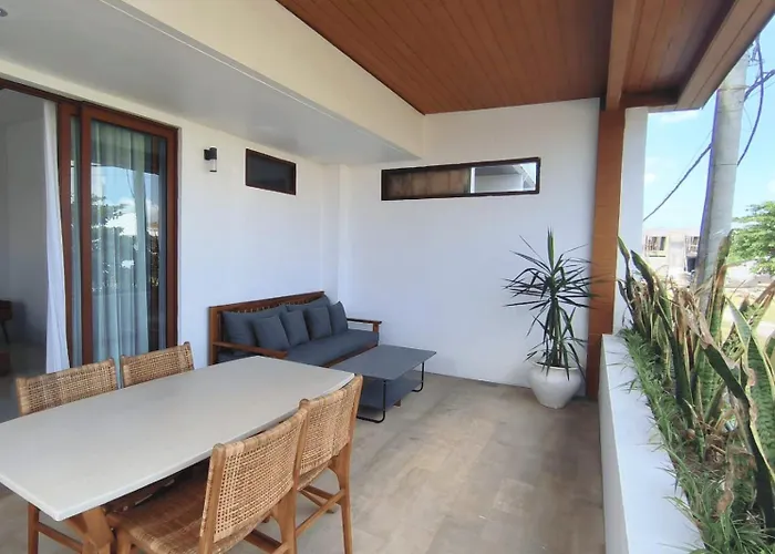 Modern 4bd - Center - 2 Min To & Finns Club